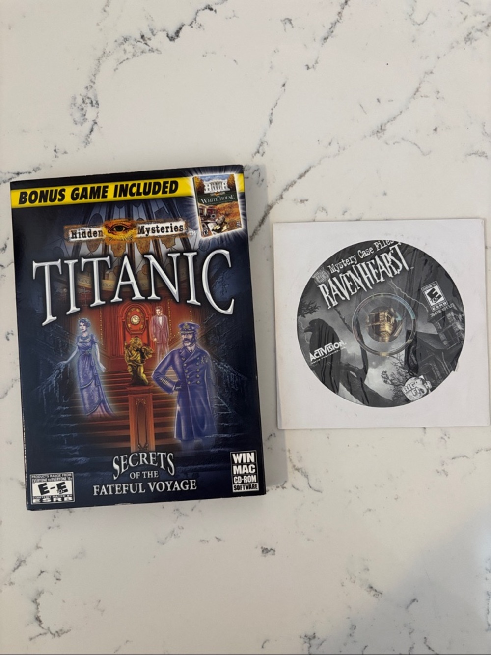 Hidden Mysteries: Titanic PC Game + Ravenhearst Disc -